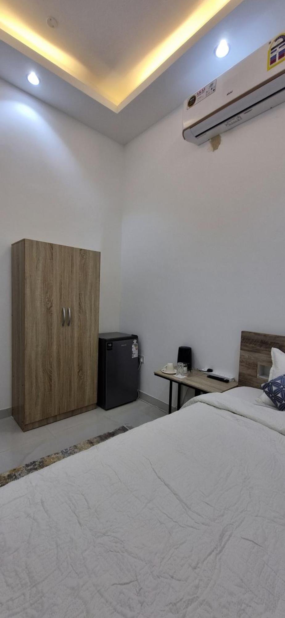 Elizabeth Hostel Muscat Exterior photo